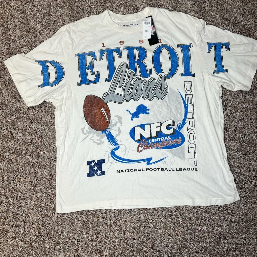 Abercrombie & Fitch Detroit Lions NFL White and Blue Game Tee Size XL NWT - Picture 2 of 6